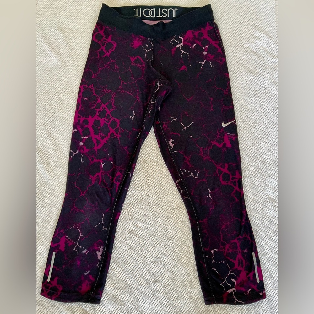Nike Dri-Fit Pro Training Crop Leggings with Red Marble Print- Women’s S
